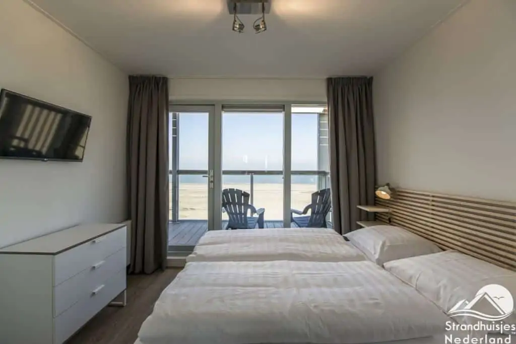 Master bedroom bij strandhuisje Landal Hoek van Holland